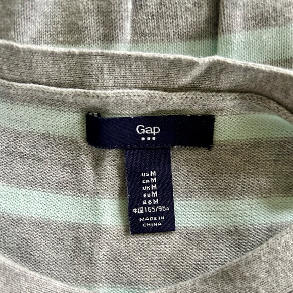 Gap Ladies 3/4 Sleeve - Picture 3 of 3